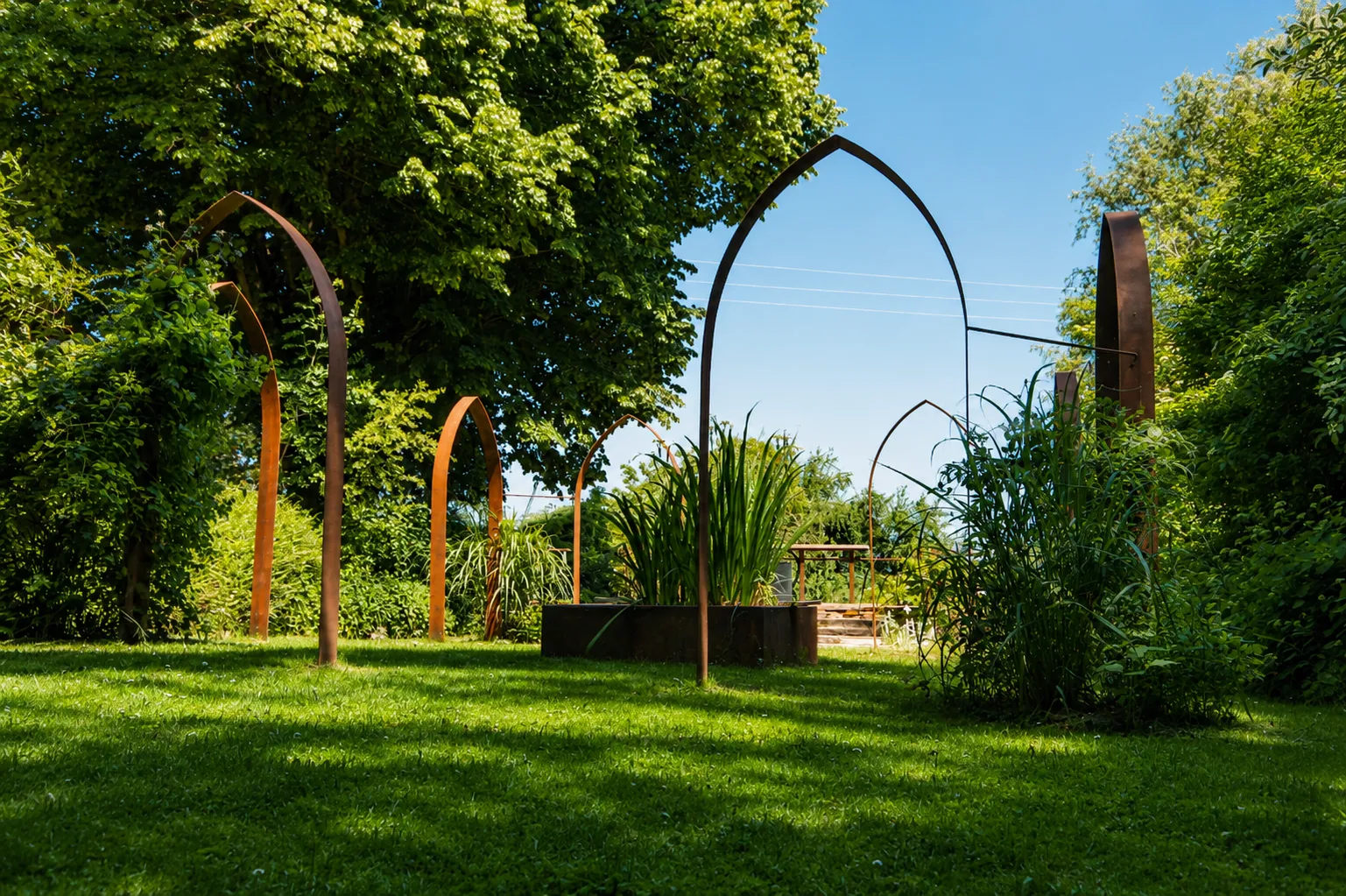 Cloître métal du jardin de la Nauze