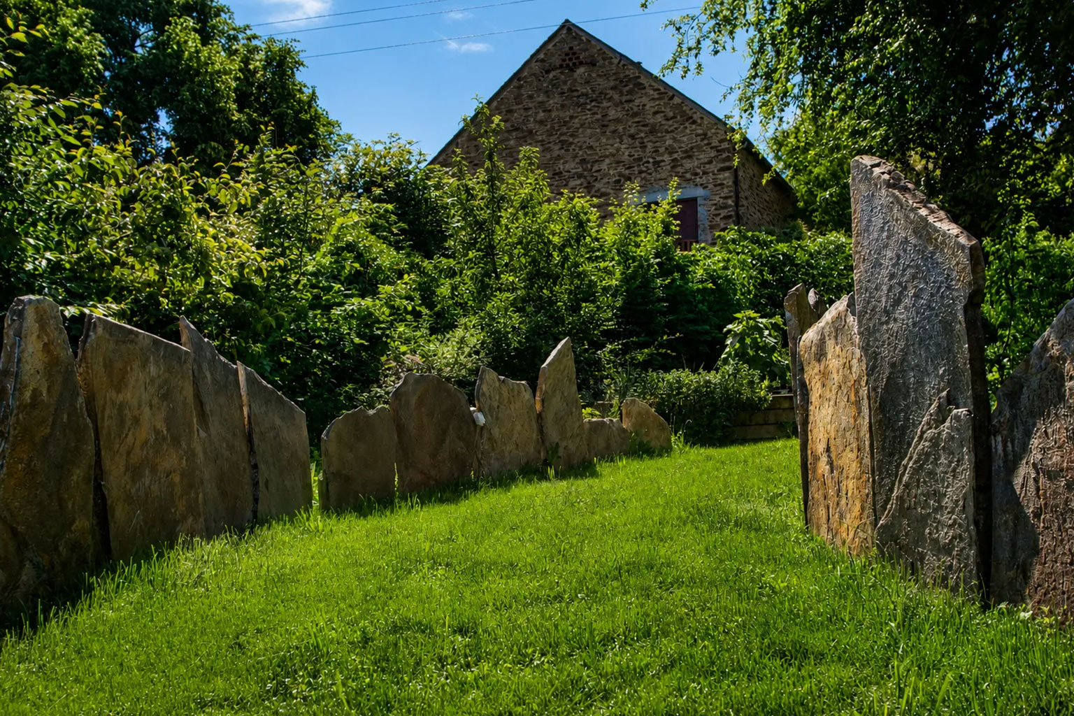 chemin-de-pierres-dressées-du-jardin